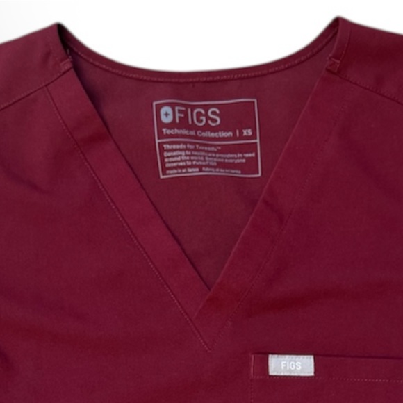 FIGS Catarina One Pocket Scrub Top XS Maroon Burgundy V-Neck - Picture 3 of 3